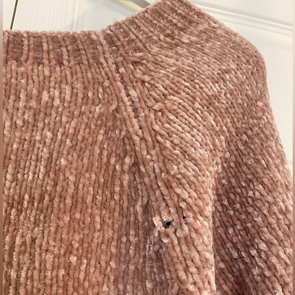 Express Super Soft Chenille Knit Long Sleeve Chunky V-neck Sweater Small - Picture 4 of 9
